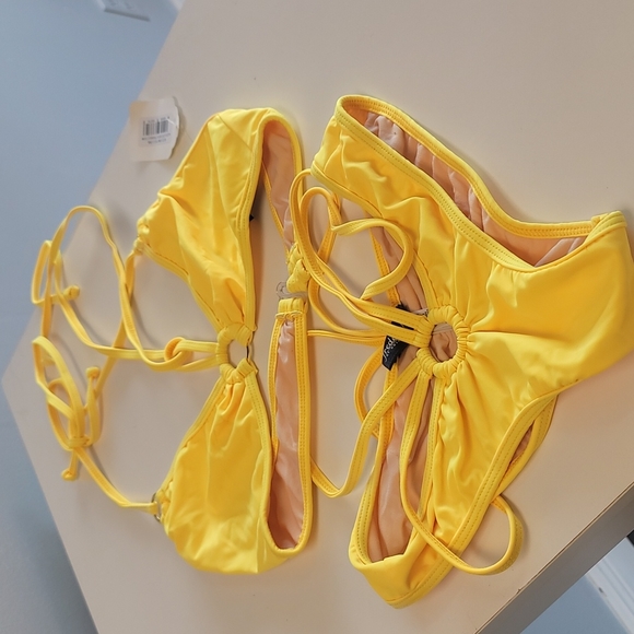 Frederick's bikini - Picture 1 of 7